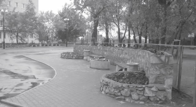 На месте разворотного автобусного круга в центре села Тополево создана красивая площадь