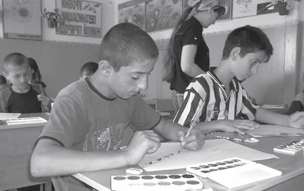 Ребят из чеченских сел на обучении в художественной школе